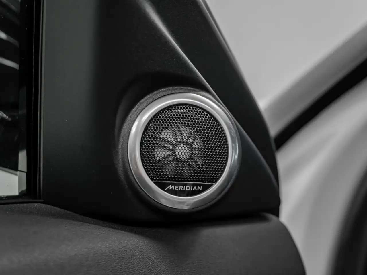 Land Rover Range Rover Evoque - Image 31