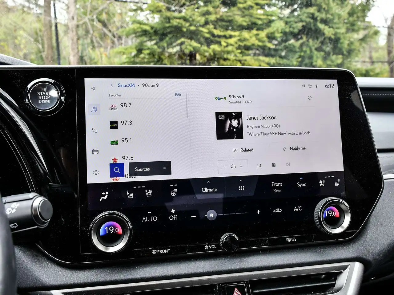 Lexus RX - Image 17
