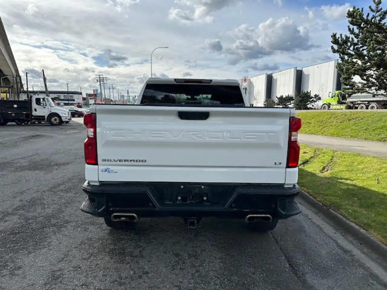 Chevrolet Silverado 1500 - Image 6