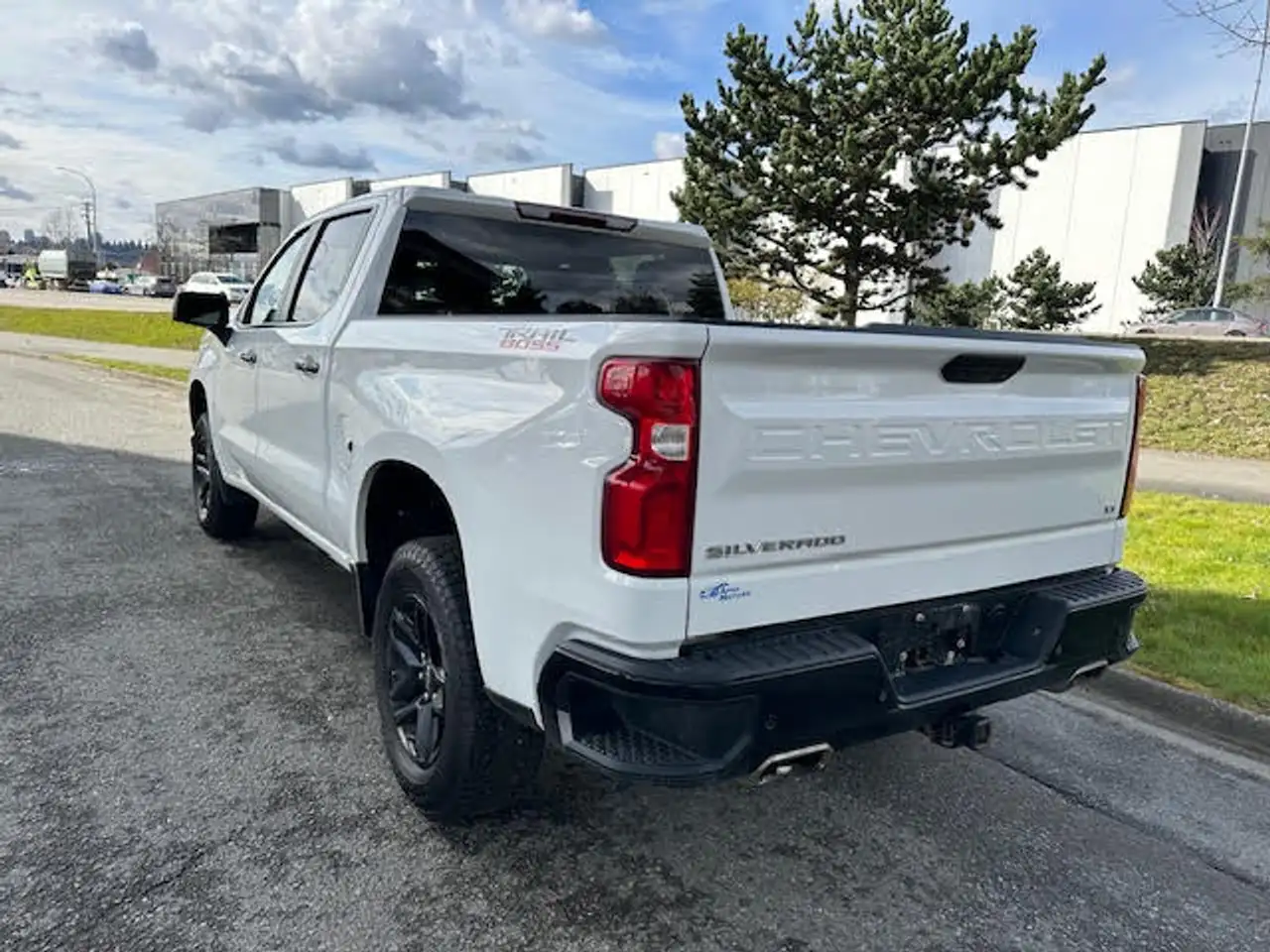 Chevrolet Silverado 1500 - Image 7