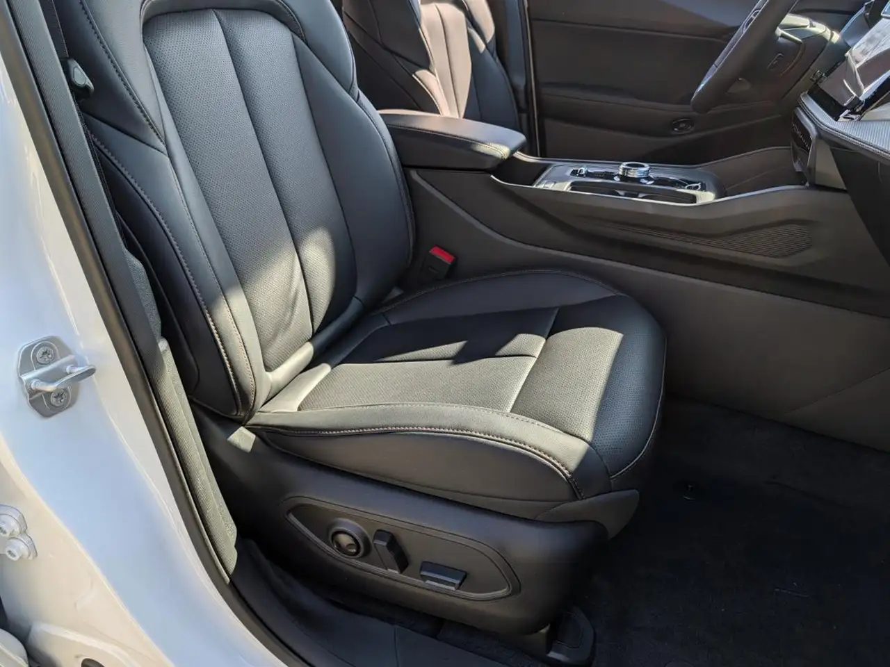 Jeep Cherokee - Image 16