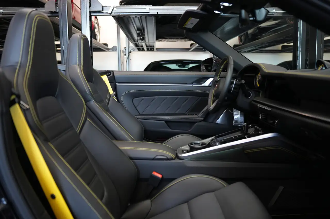 Porsche 911 - Image 15