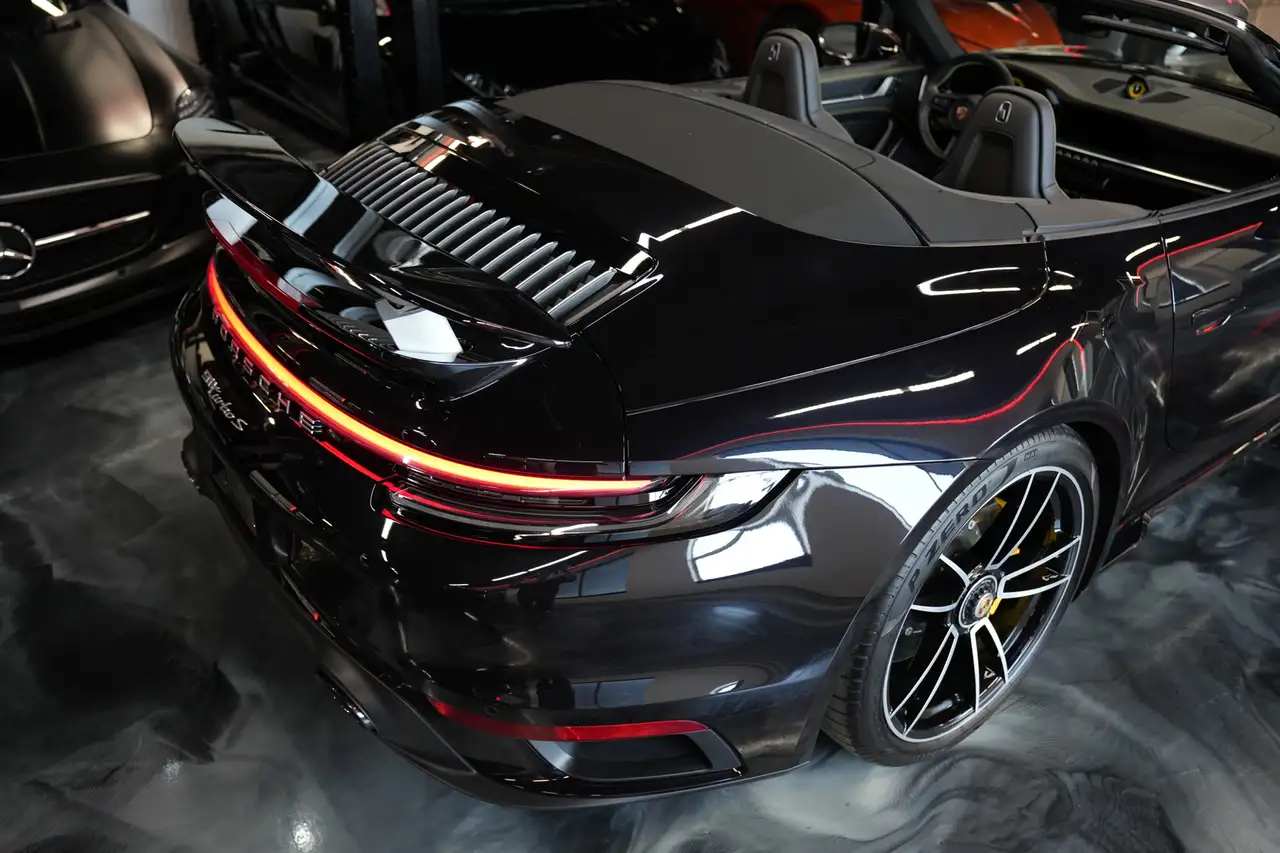 Porsche 911 - Image 8