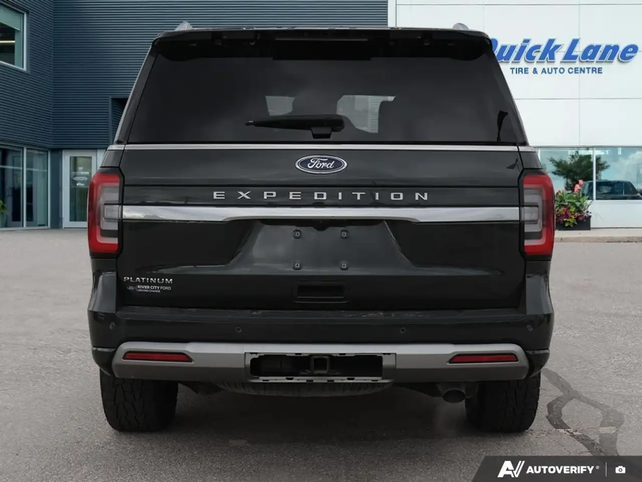 Ford Expedition - Image 5