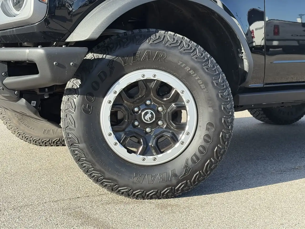 Ford Bronco - Image 18