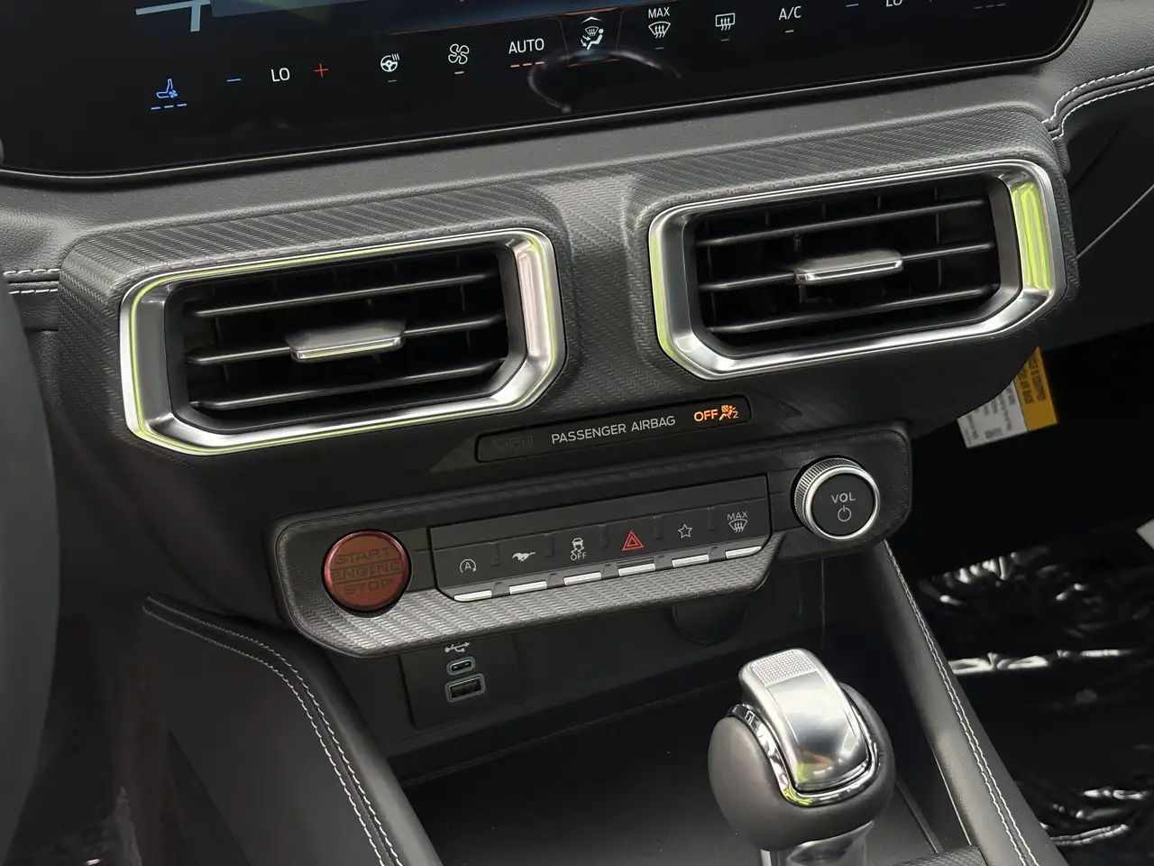 Ford Mustang - Image 21