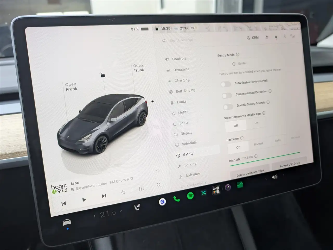 Tesla Model Y - Image 17