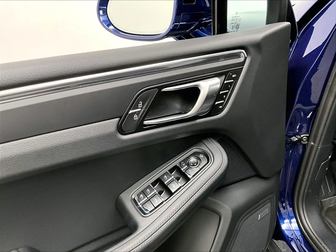 Porsche Macan - Image 18
