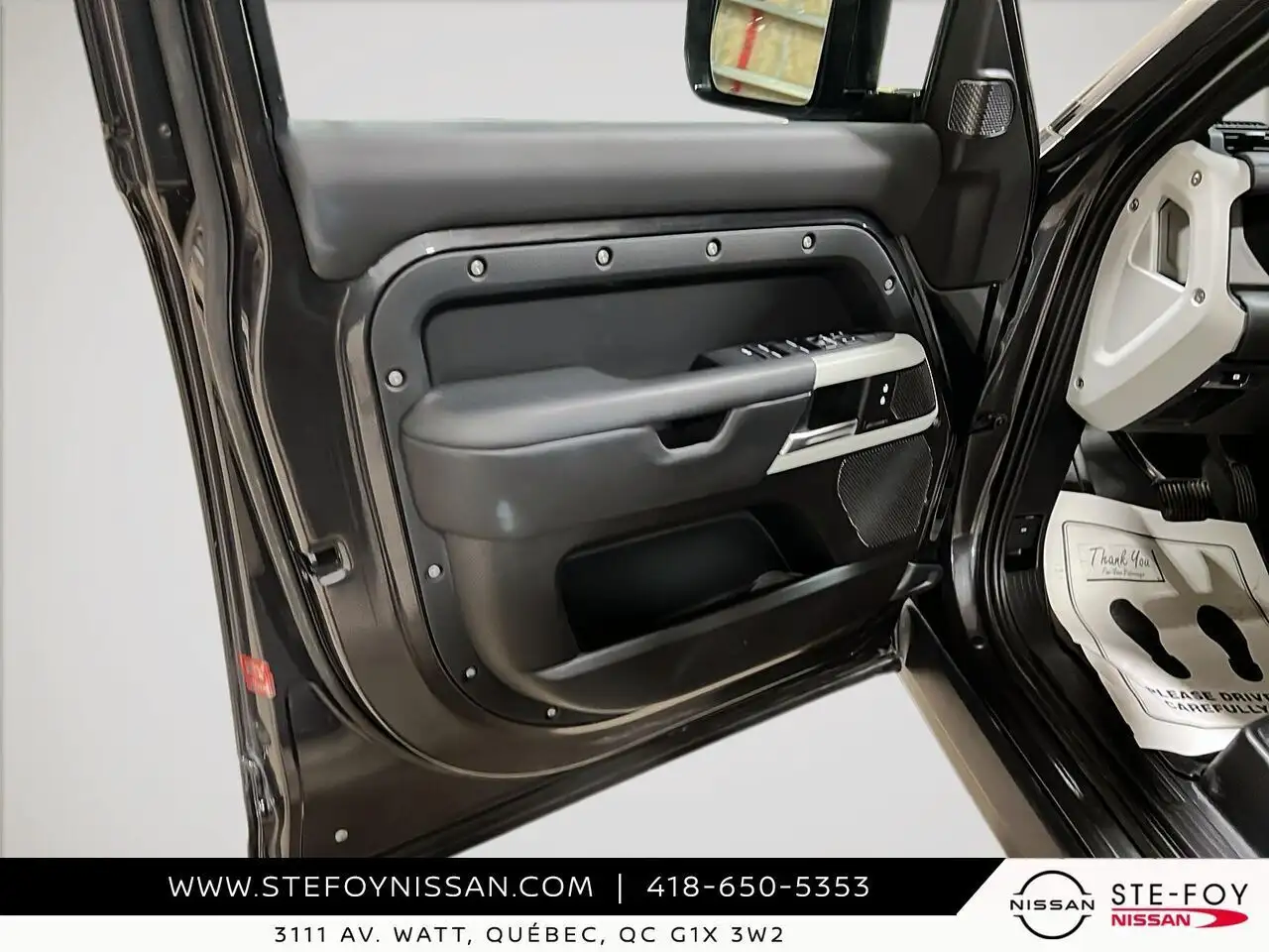 Land Rover Defender - Image 11