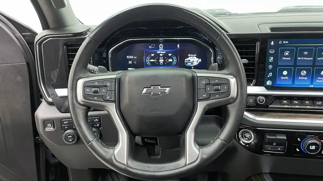 Chevrolet Silverado 1500 - Image 18