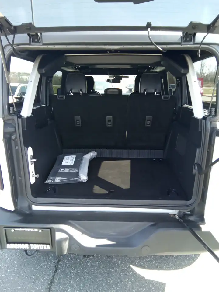 Ford Bronco - Image 28