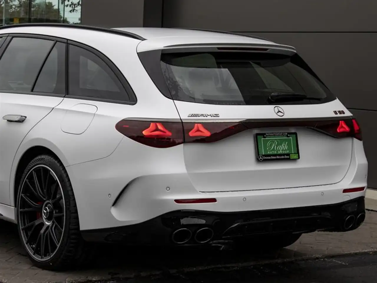 Mercedes-Benz E-Class - Image 5