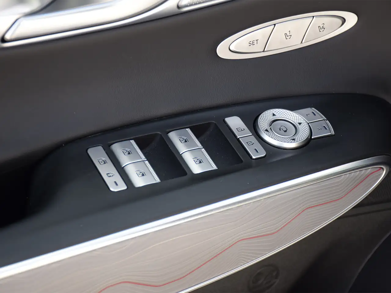 Genesis GV70 - Image 12