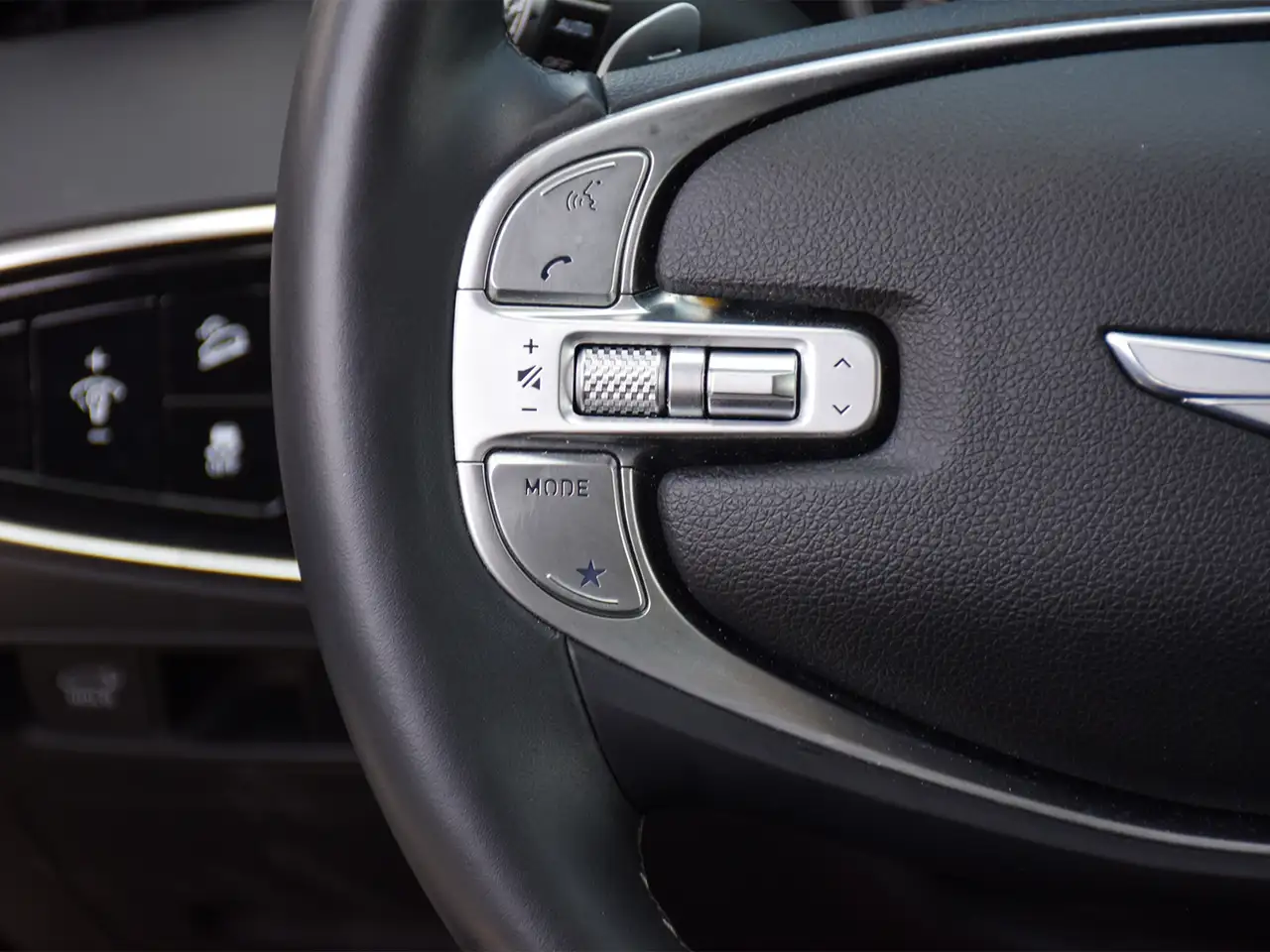 Genesis GV70 - Image 19
