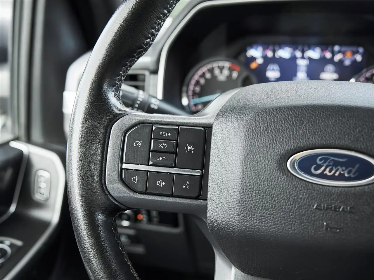 Ford F-150 - Image 29