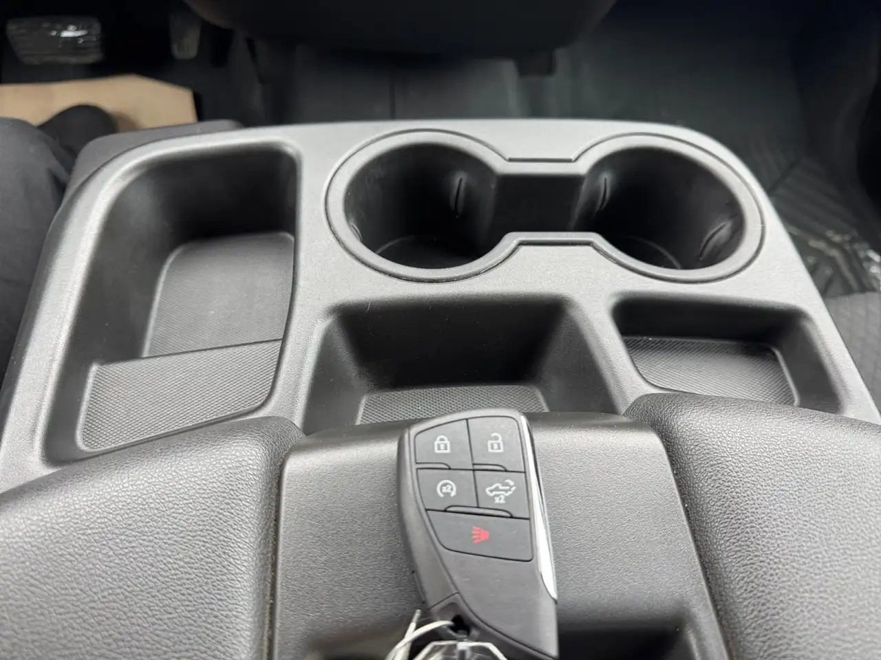 Chevrolet Silverado 1500 - Image 17
