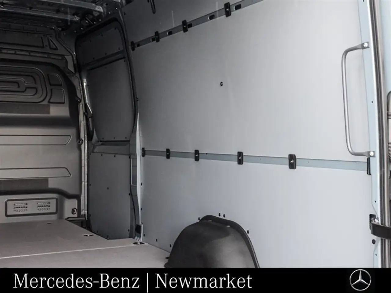 Mercedes-Benz Sprinter - Image 10