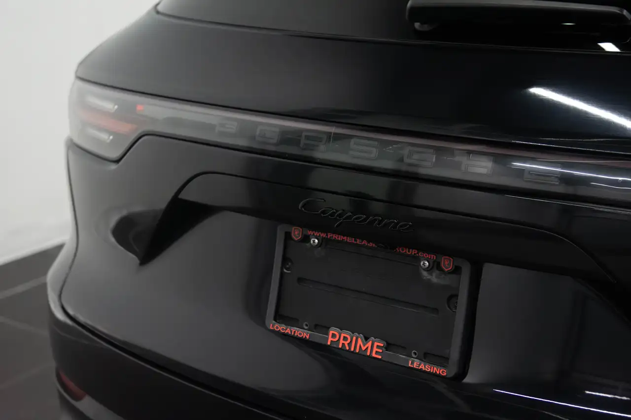 Porsche Cayenne - Image 24