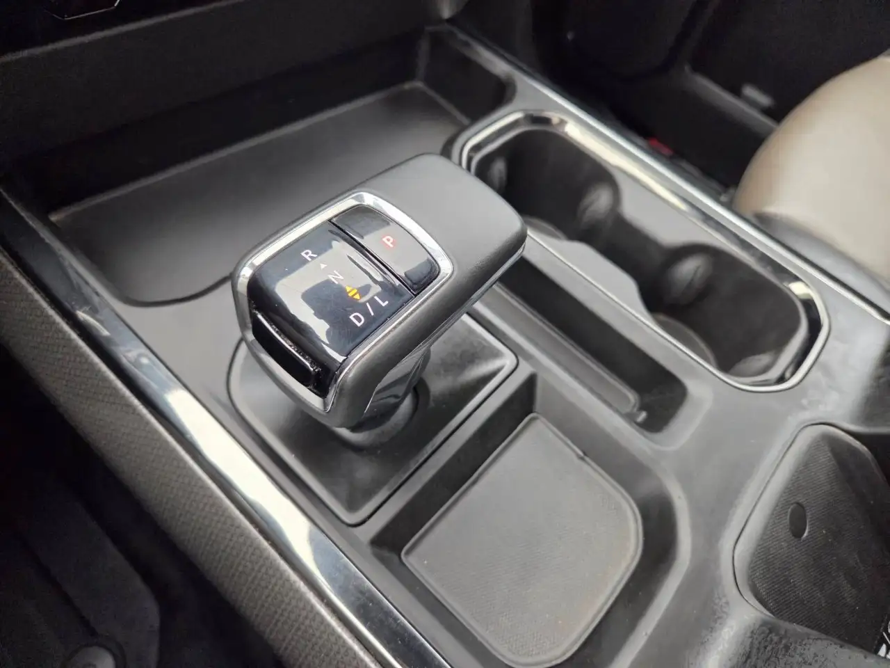Chevrolet Silverado 1500 - Image 34