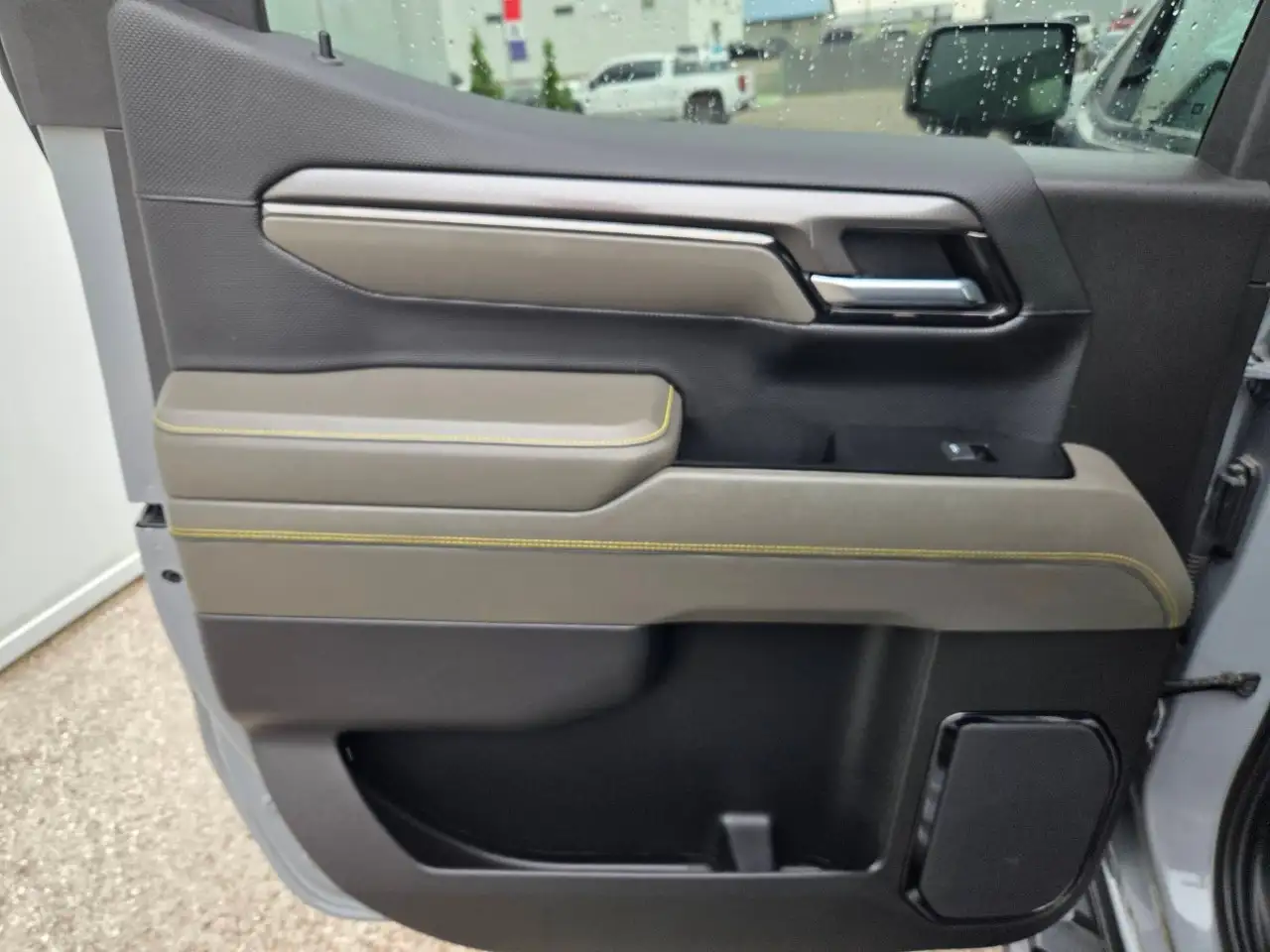 Chevrolet Silverado 1500 - Image 17