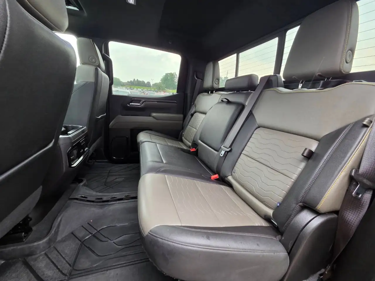 Chevrolet Silverado 1500 - Image 14