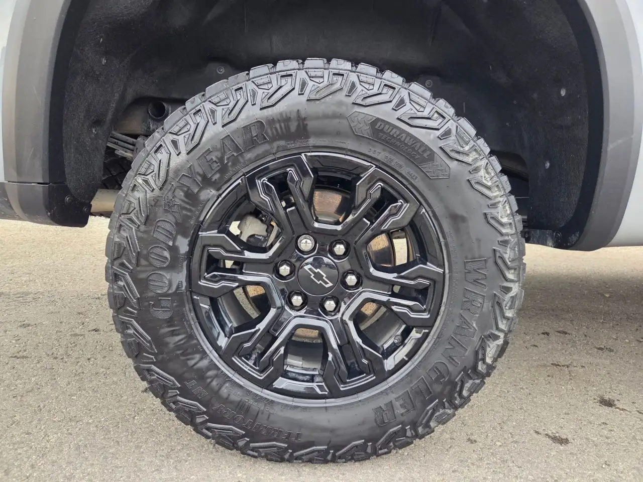 Chevrolet Silverado 1500 - Image 9