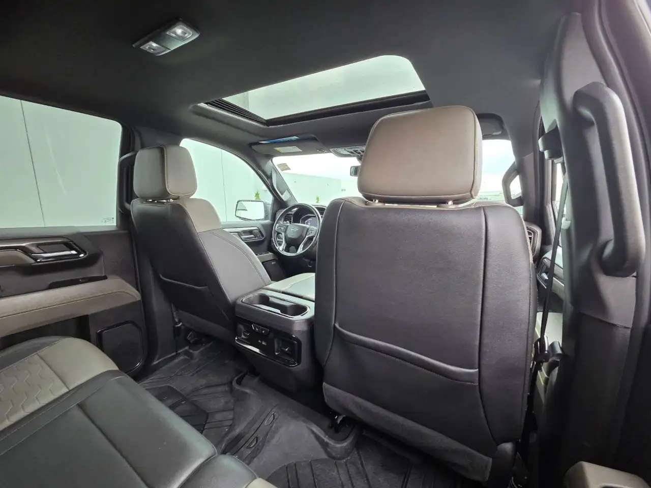 Chevrolet Silverado 1500 - Image 12