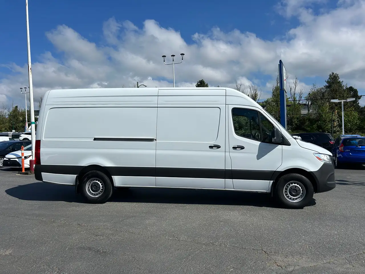 Mercedes-Benz Sprinter - Image 6