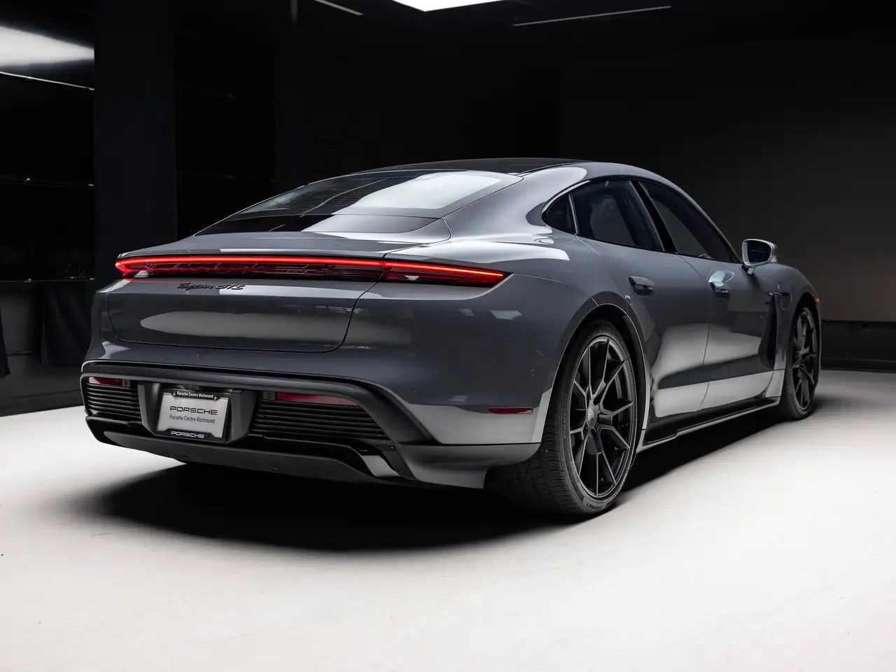 Porsche Taycan - Image 5
