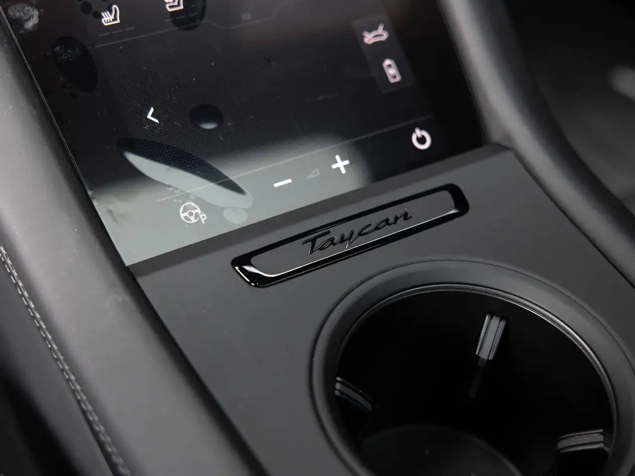 Porsche Taycan - Image 23
