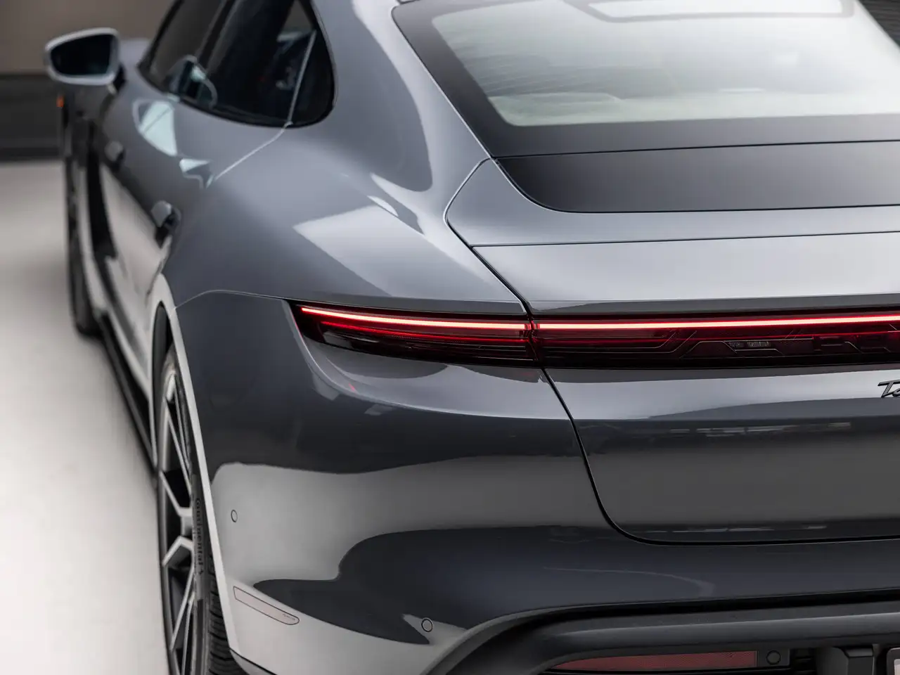 Porsche Taycan - Image 43