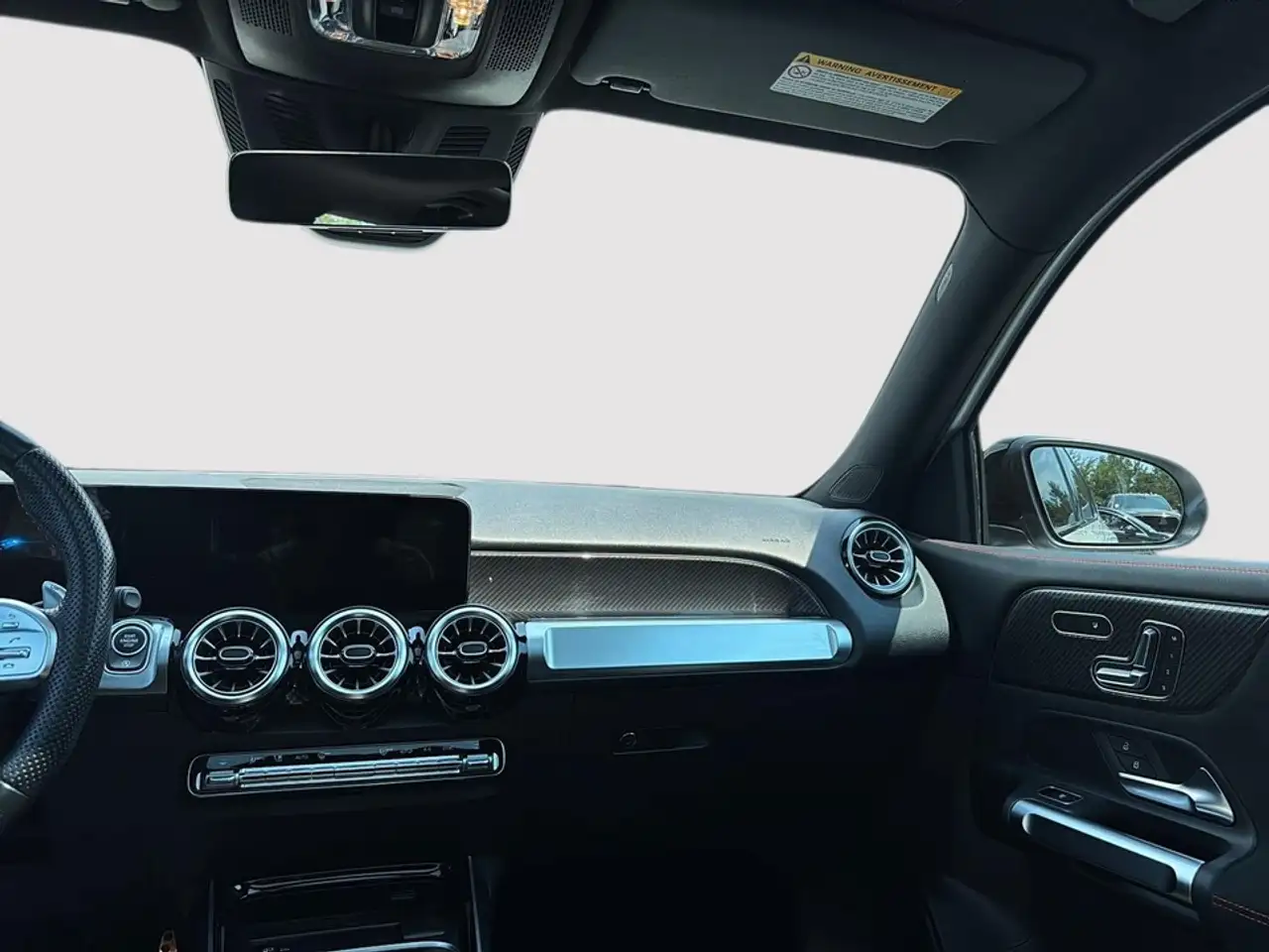 Mercedes-Benz GLB - Image 21