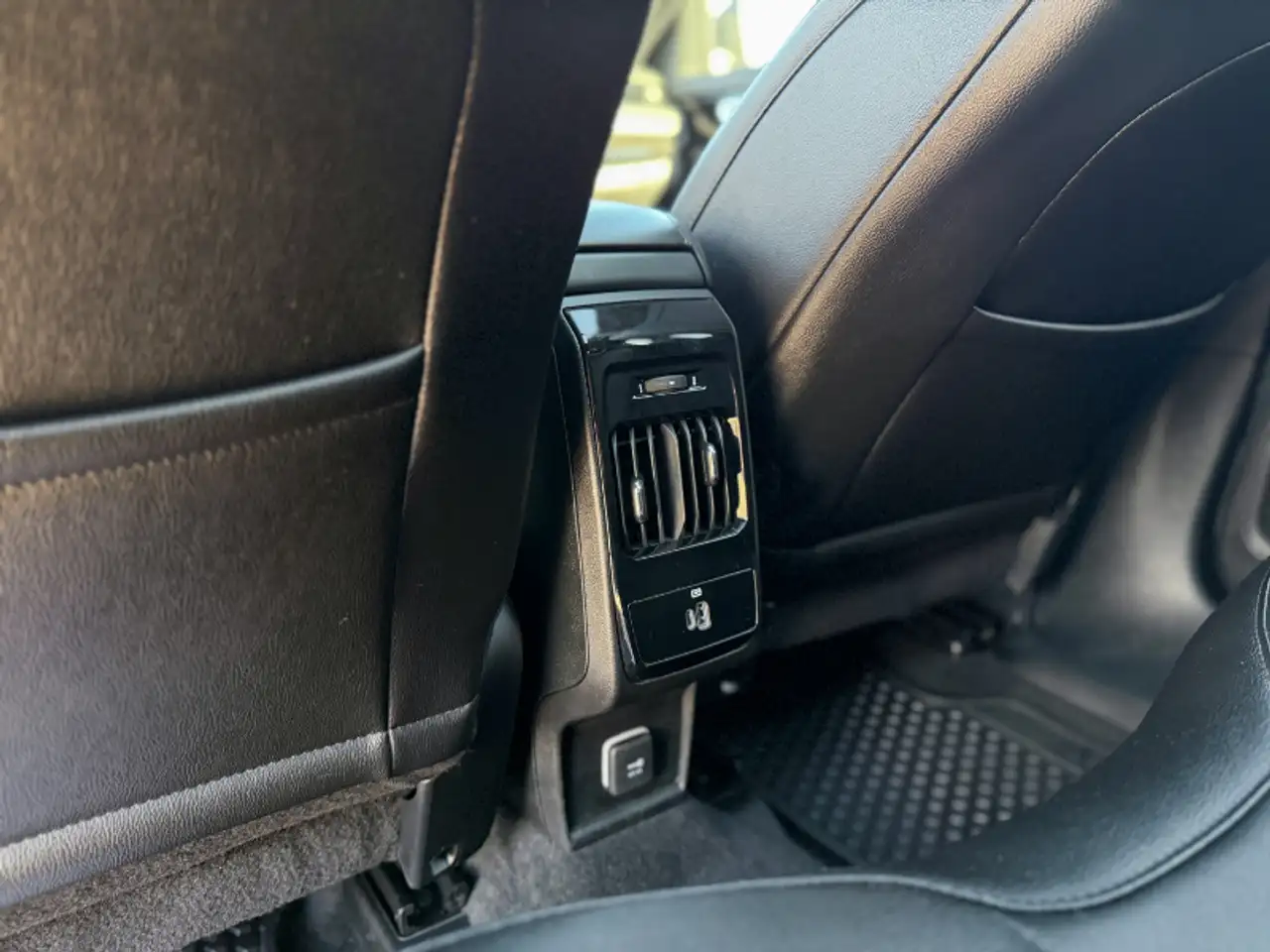 Jeep Compass - Image 21