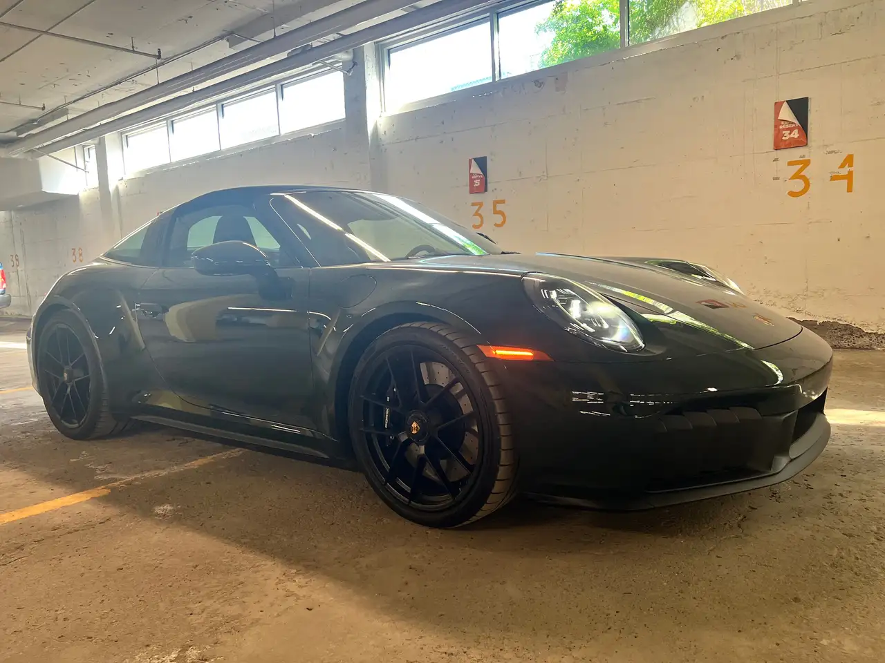 Porsche 911 - Image 12