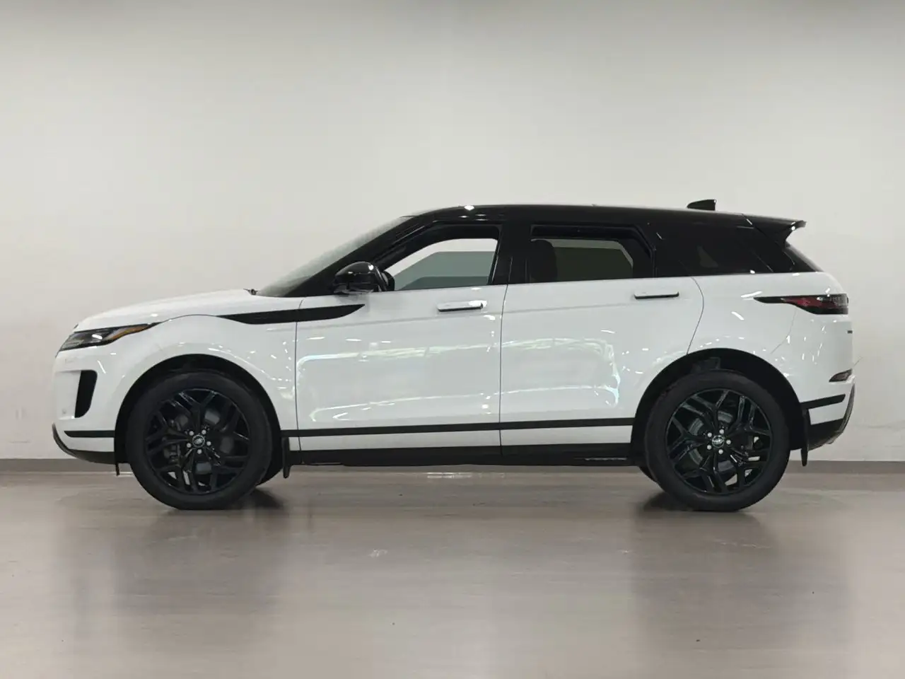 Land Rover Range Rover Evoque - Image 12