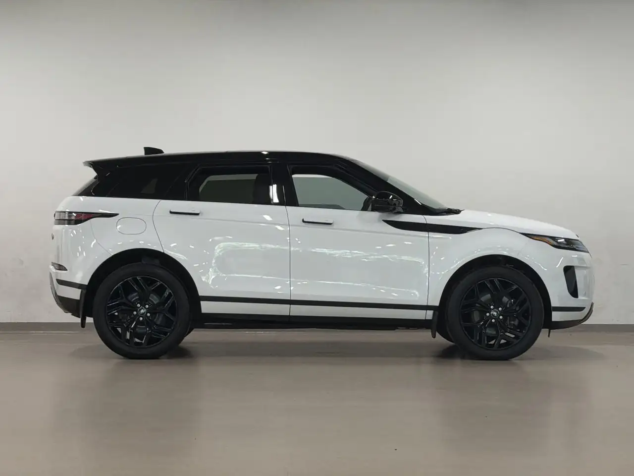 Land Rover Range Rover Evoque - Image 9