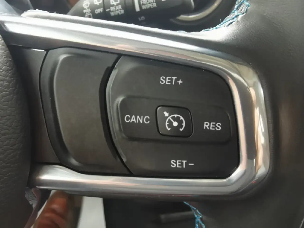 Jeep Wrangler - Image 11