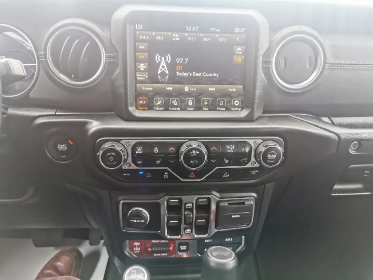 Jeep Wrangler - Image 23
