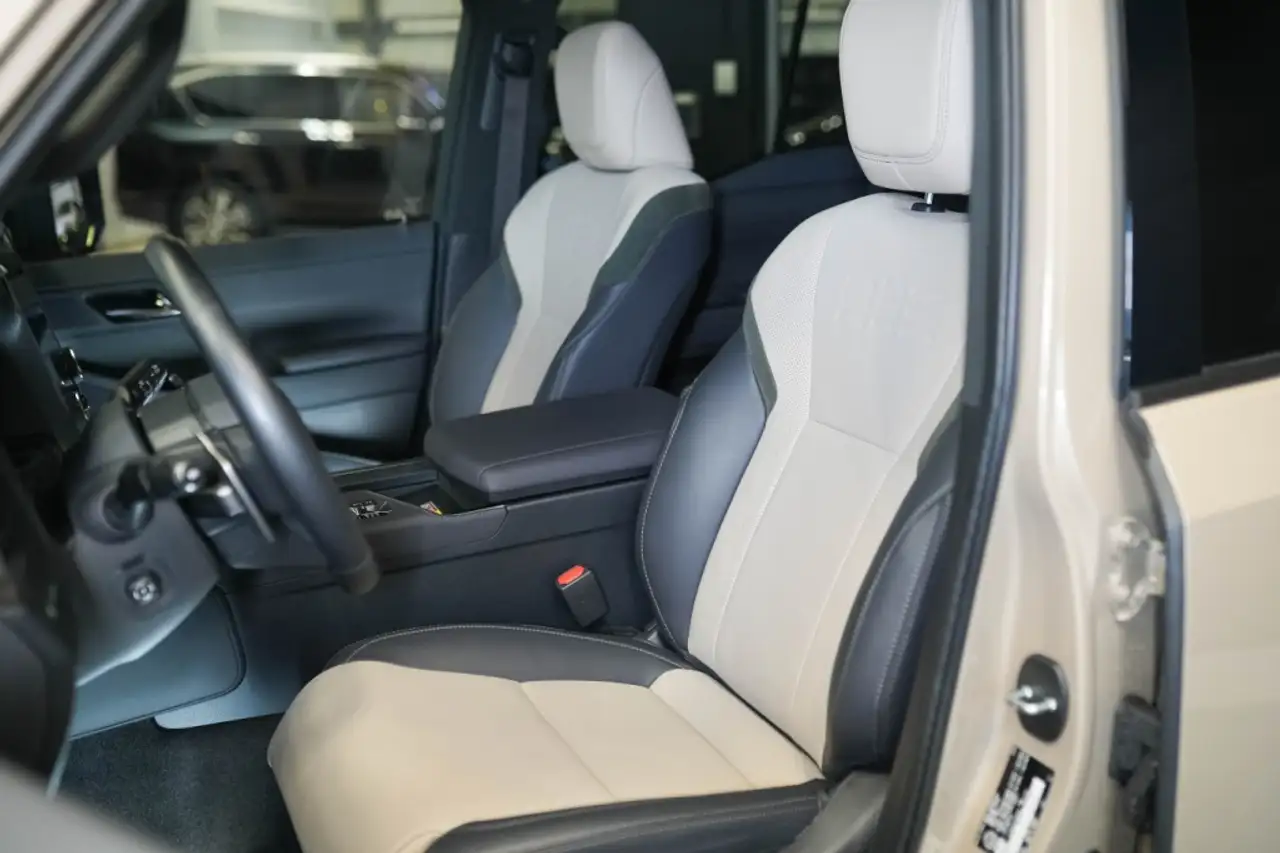 Lexus GX - Image 25