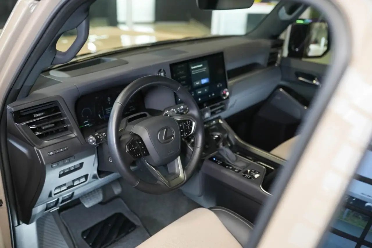 Lexus GX - Image 26