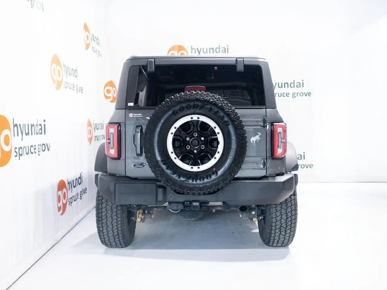 Ford Bronco - Image 4