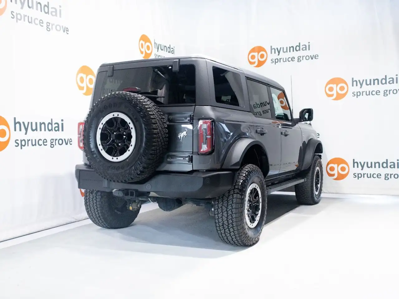 Ford Bronco - Image 5