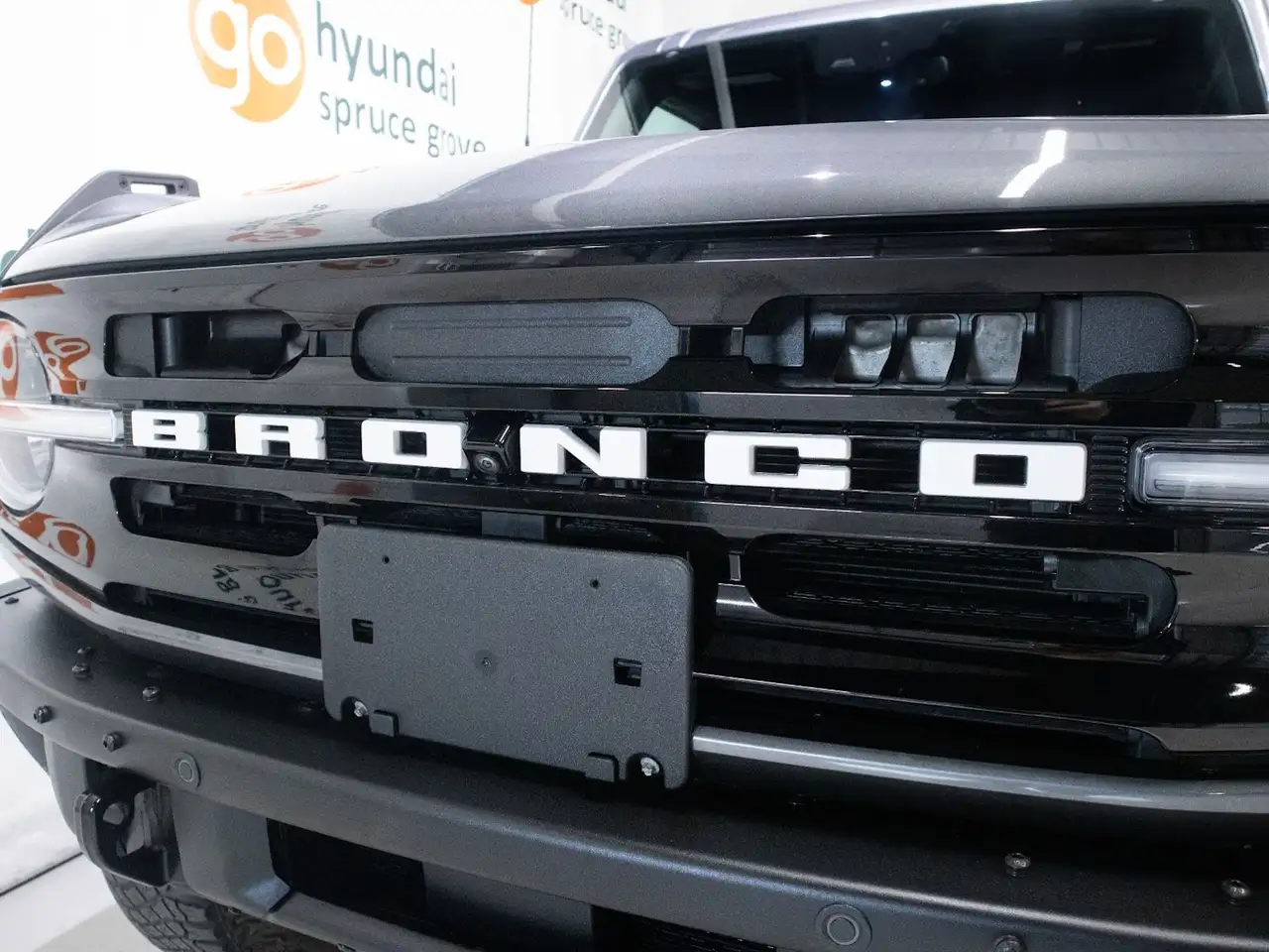 Ford Bronco - Image 7