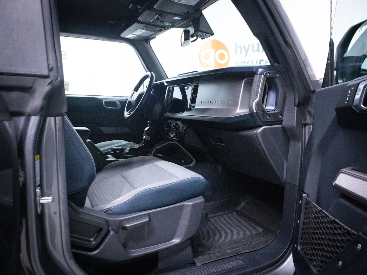 Ford Bronco - Image 18