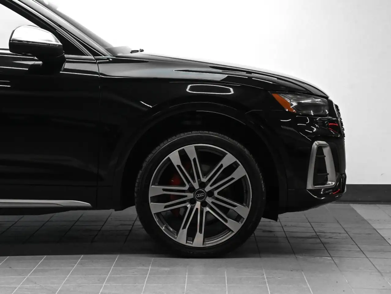 Audi SQ5 - Image 33