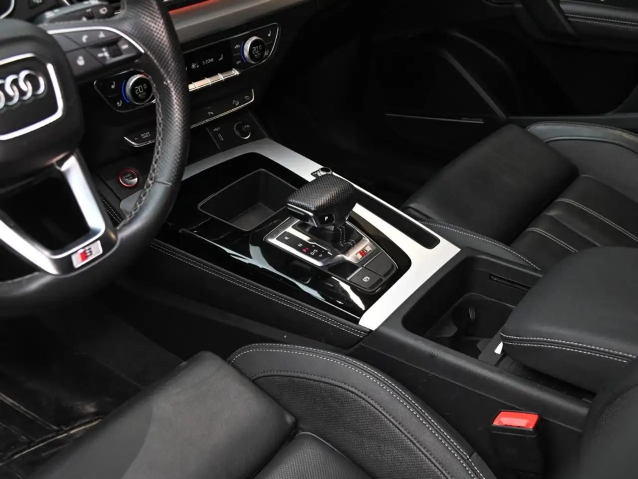 Audi SQ5 - Image 20