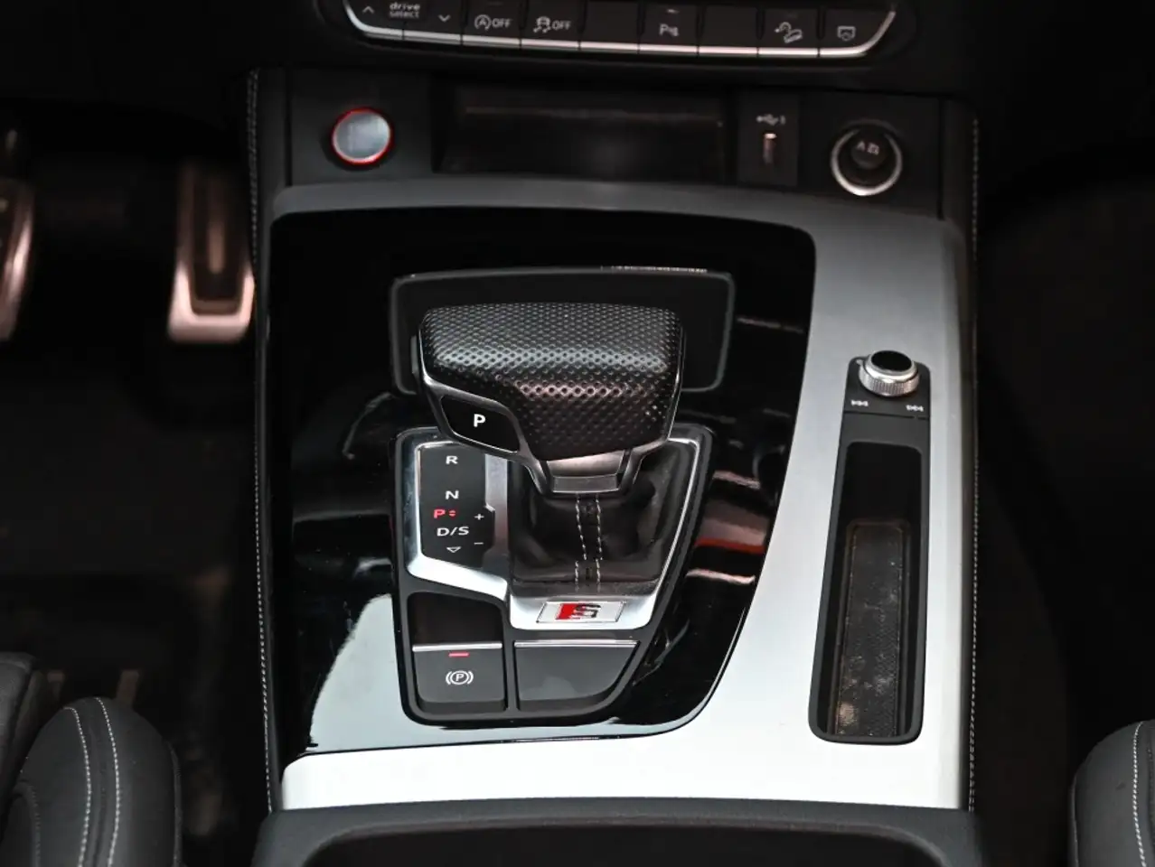 Audi SQ5 - Image 17
