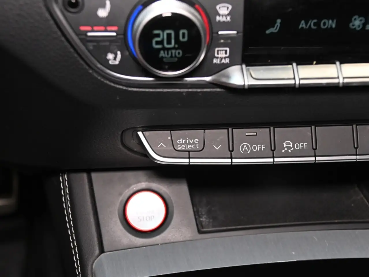 Audi SQ5 - Image 27