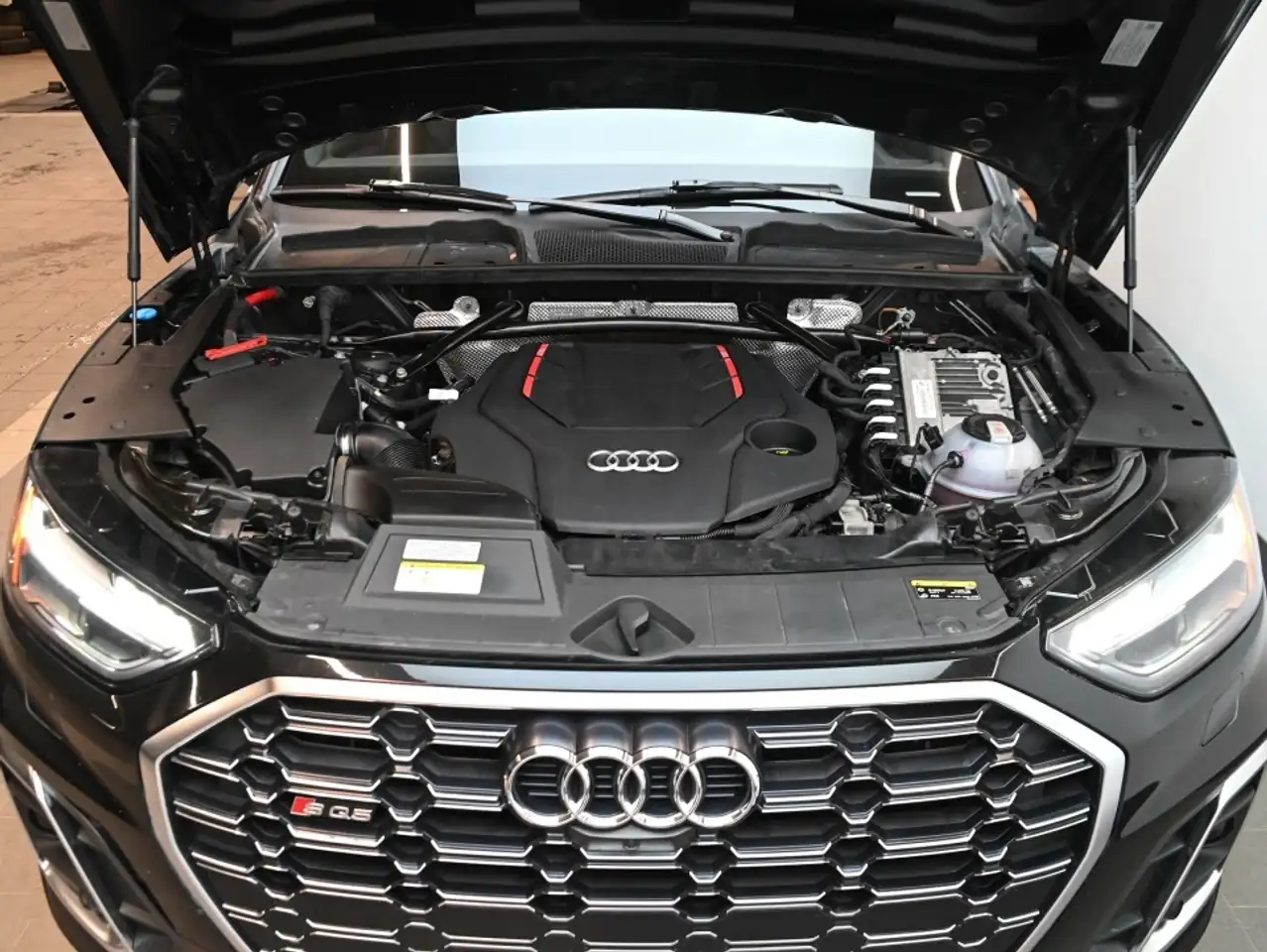 Audi SQ5 - Image 11