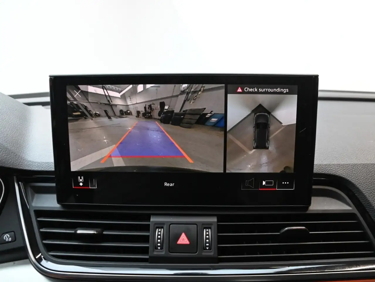 Audi SQ5 - Image 25